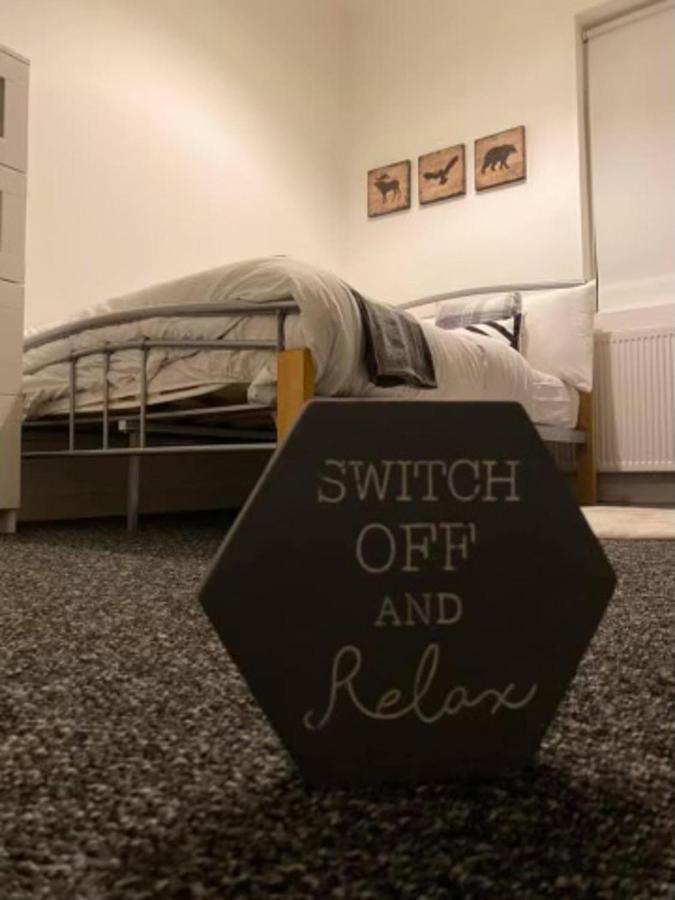 Spacious Four Bedroom Home 3 Bathrooms - Coventry Eksteriør billede
