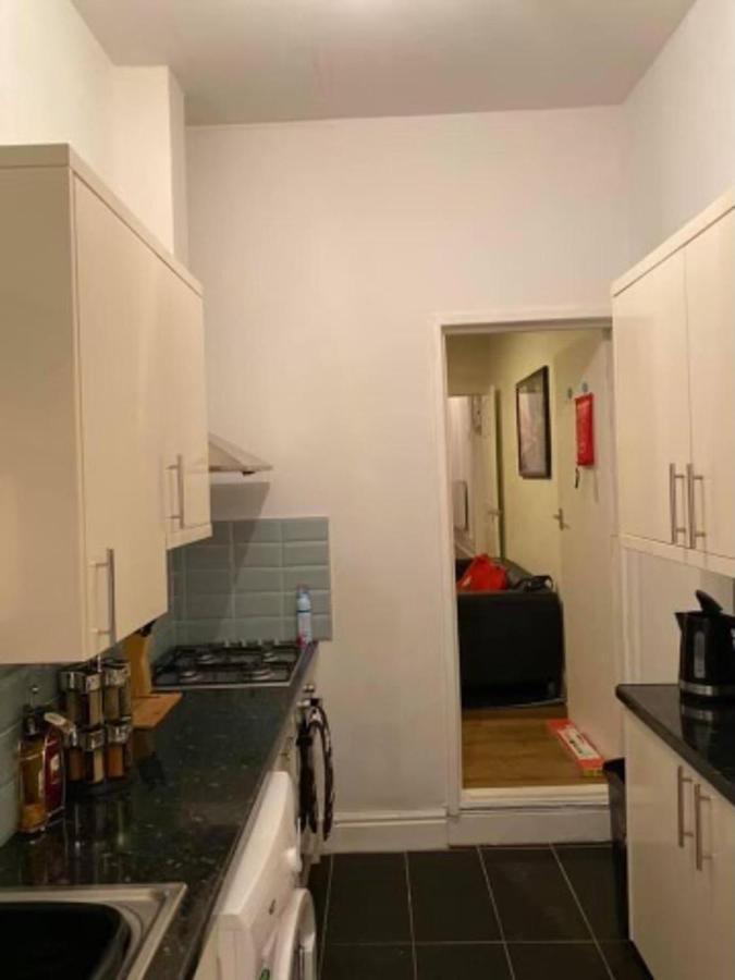 Spacious Four Bedroom Home 3 Bathrooms - Coventry Eksteriør billede